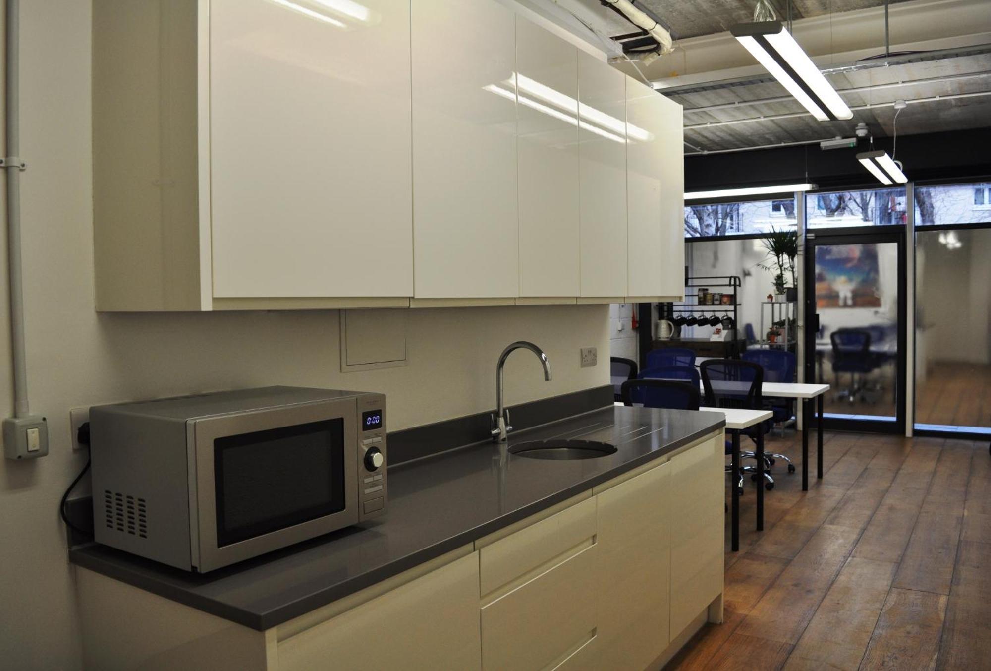 Cosmos Capsule Coworking London Hotel Exterior foto