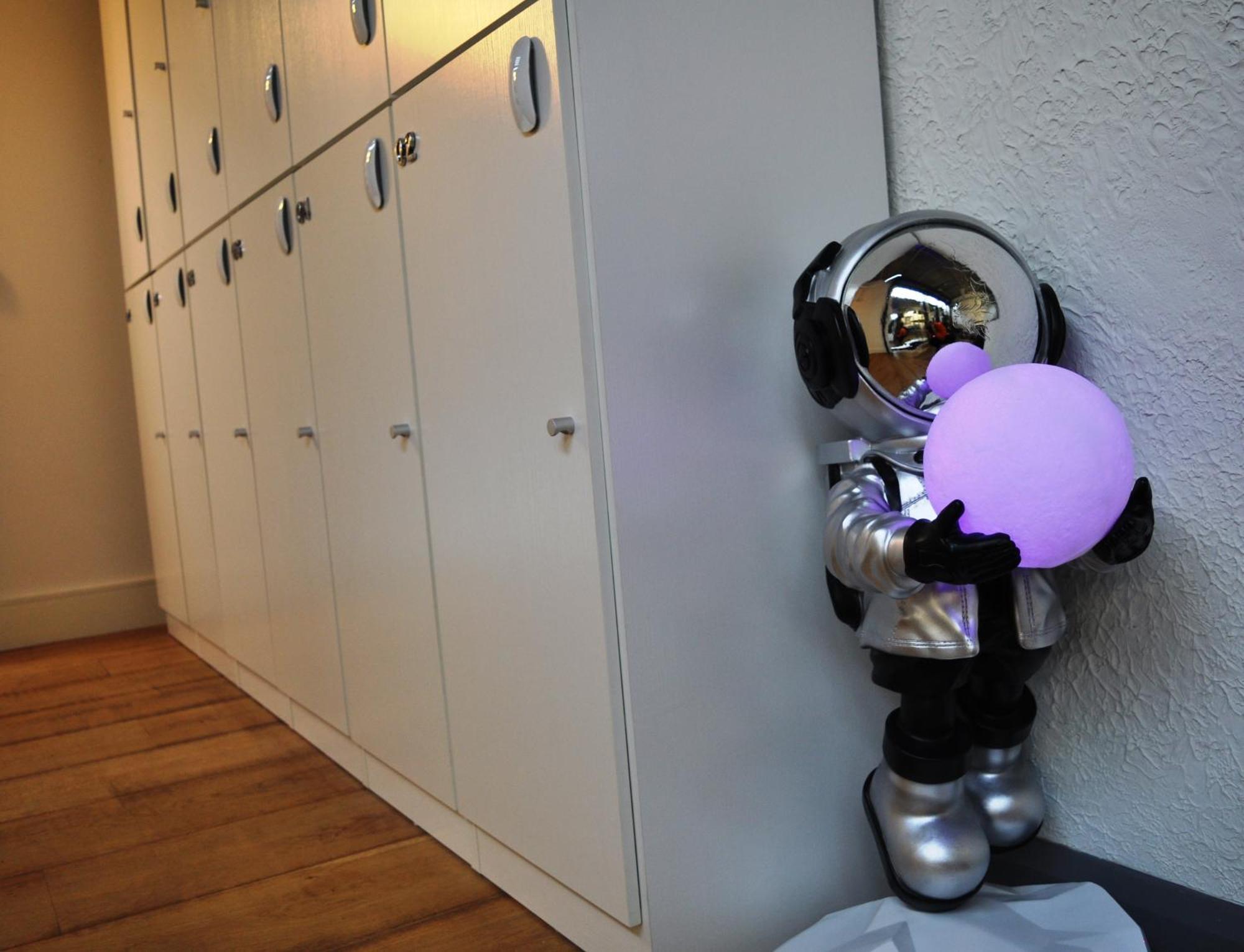 Cosmos Capsule Coworking London Hotel Exterior foto